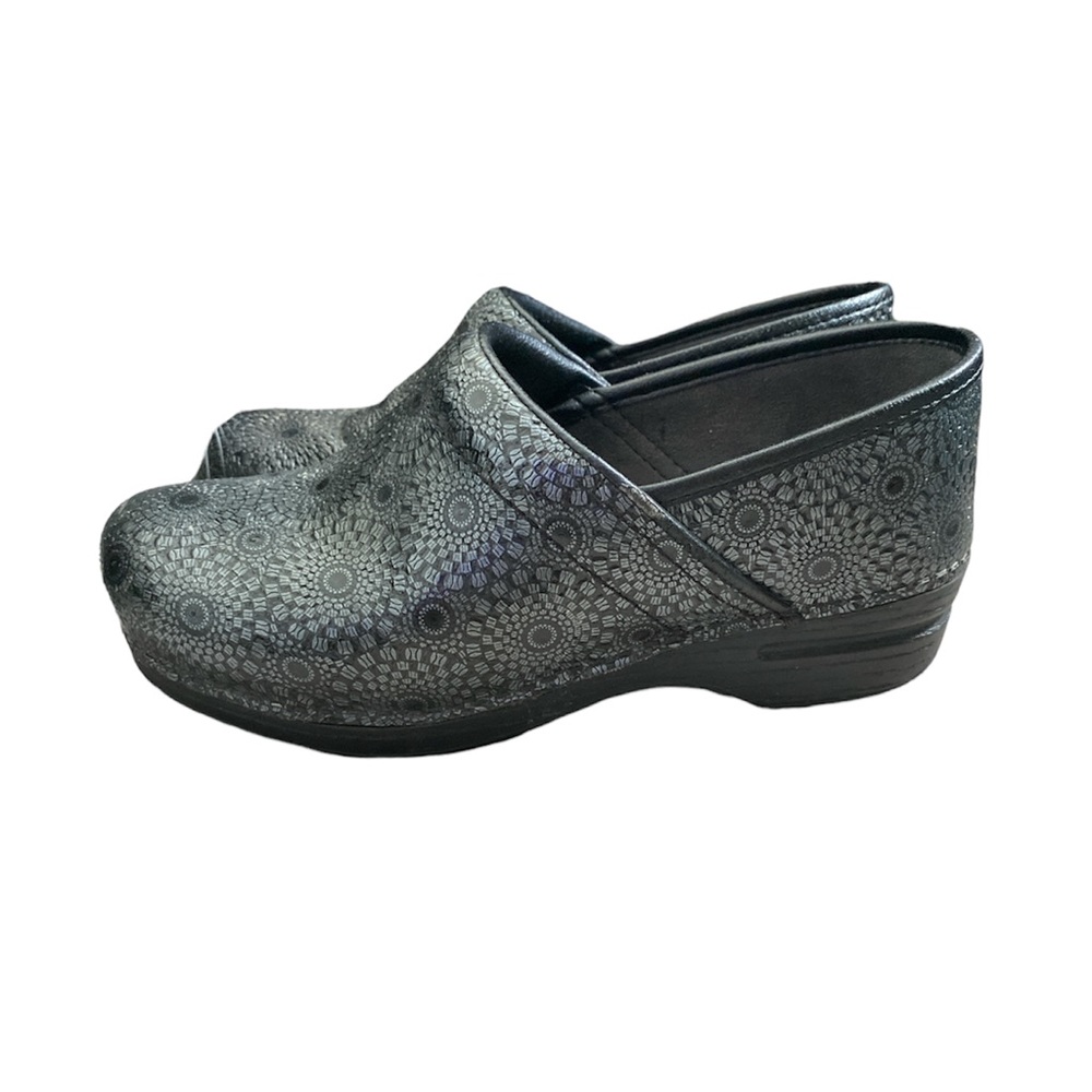 Dansko black silver starburst flower clogs 39